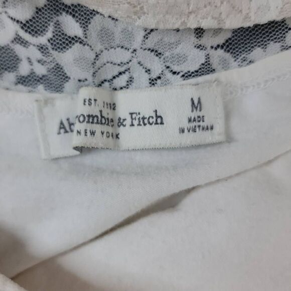 Abercrombie & Fitch Lace Sleeveless Crop Top [SIZE MEDIUM]‎ - Picture 4 of 5